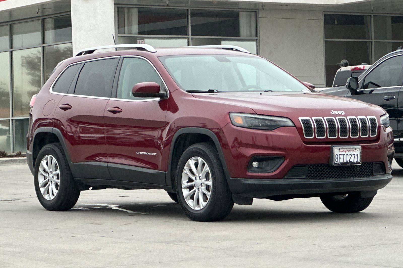 Used 2019 Jeep Cherokee Latitude w/ Popular Appearance Group image 8