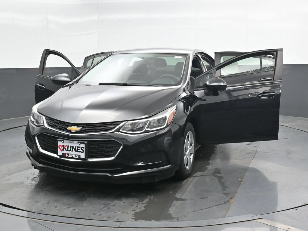 Used 2017 Chevrolet Cruze LS FWD image 46