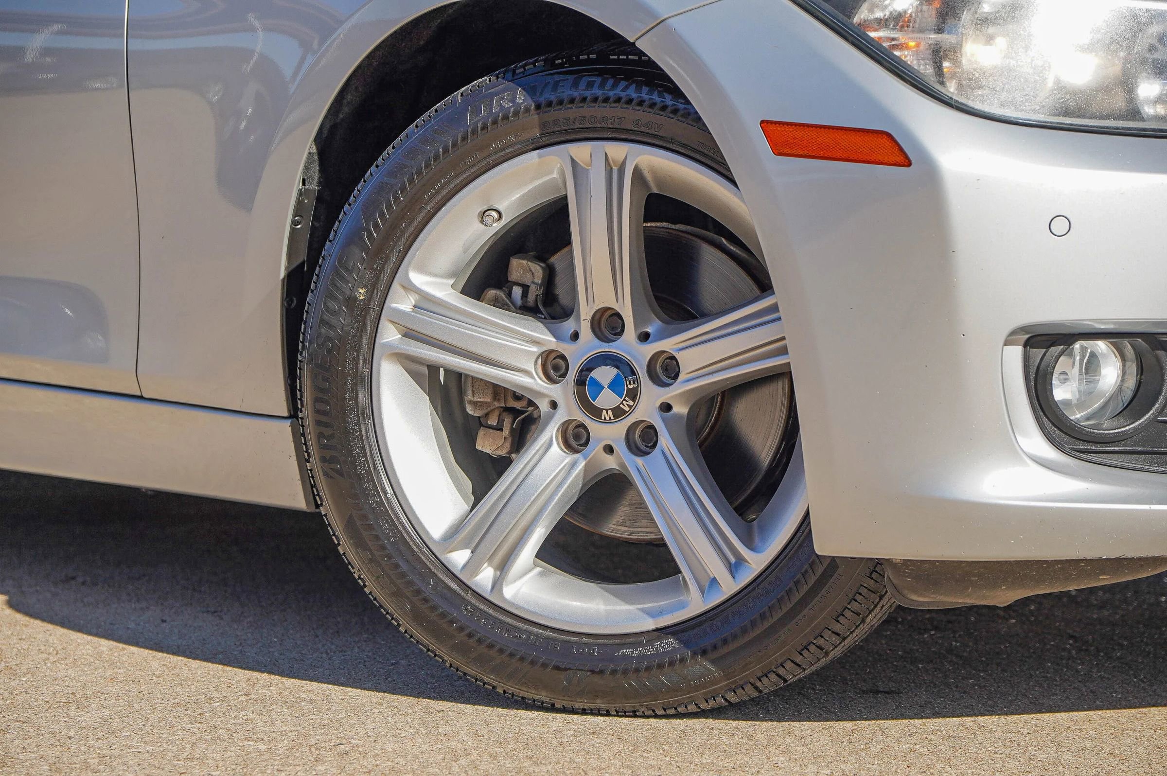 Used 2014 BMW 320i Sedan RWD image 3