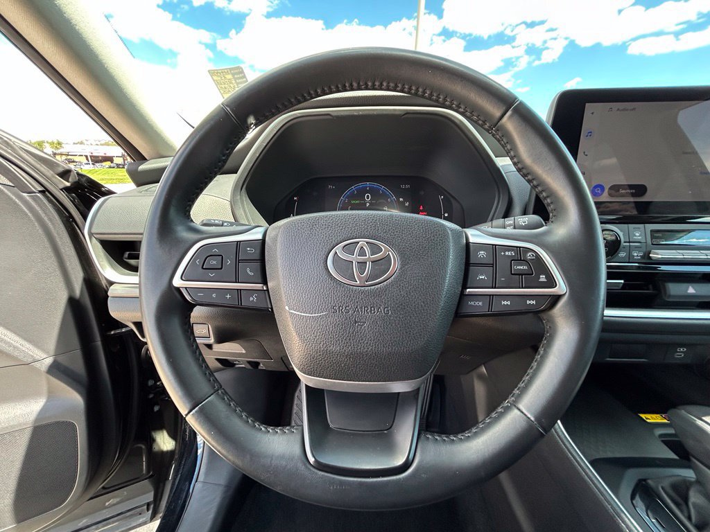 Used 2025 Toyota Grand Highlander AWD image 10