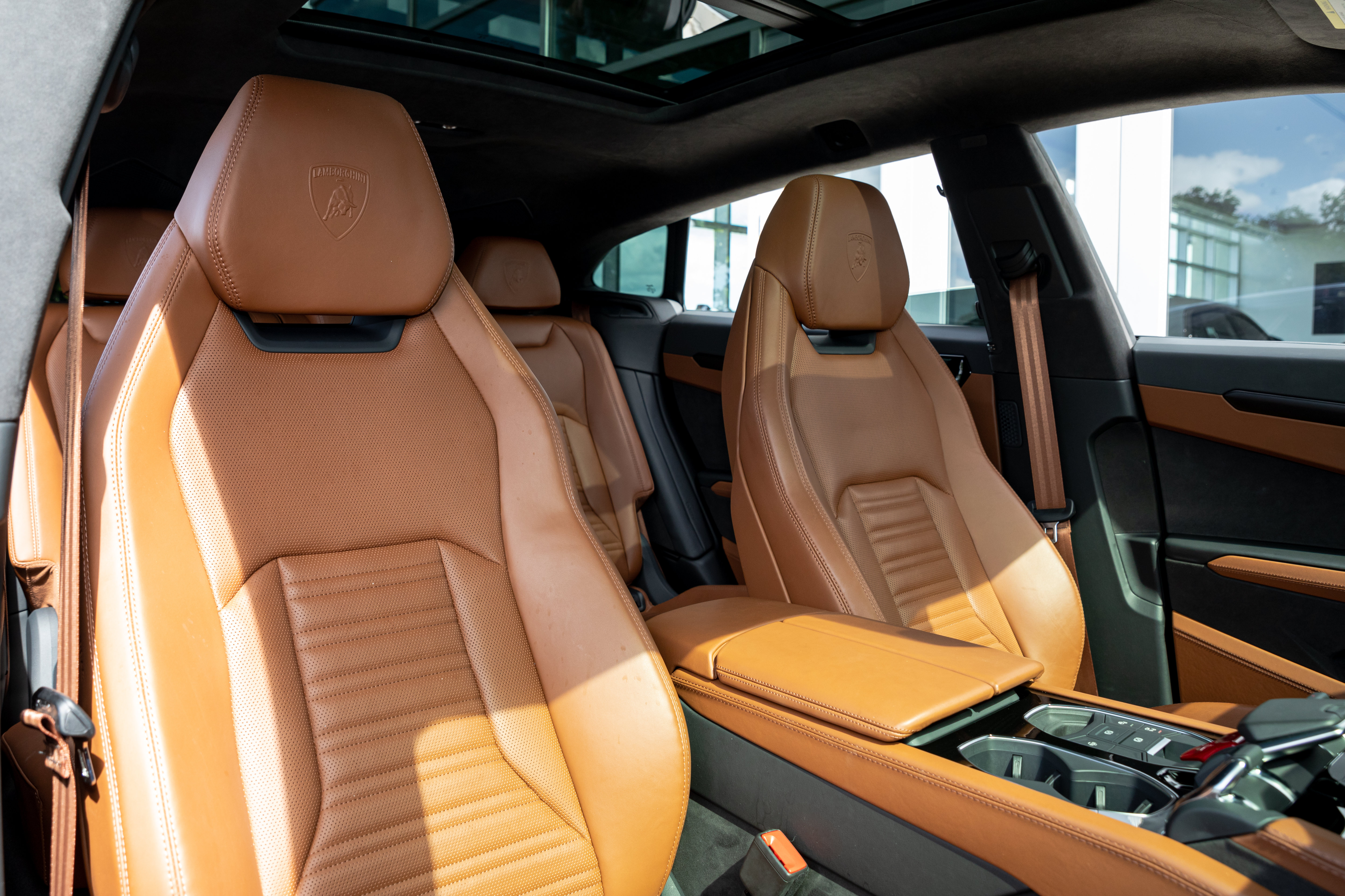 Used 2025 Lamborghini Urus Performante AWD/4WD image 28