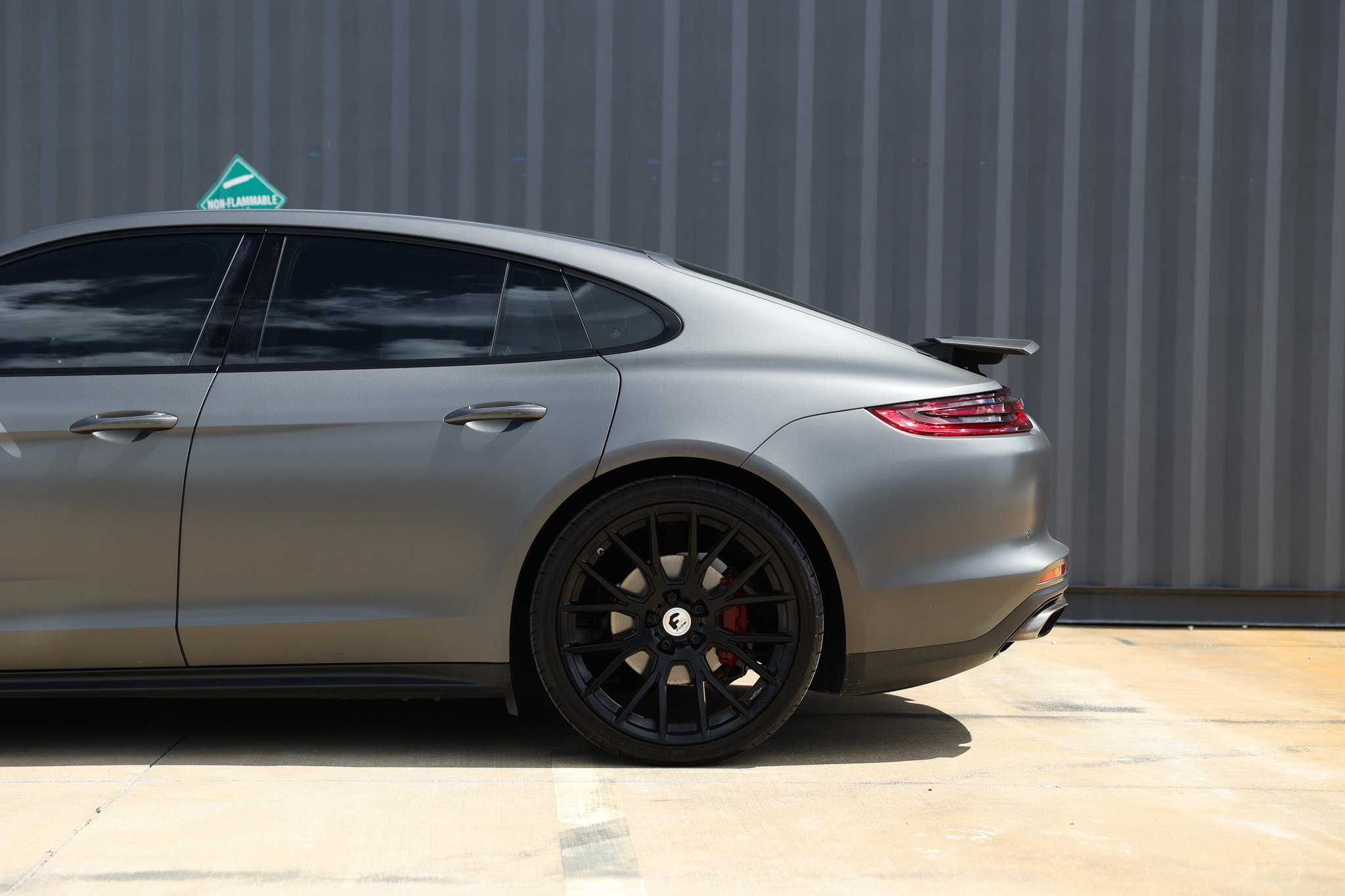 Used 2018 Porsche Panamera 4 AWD/4WD image 30