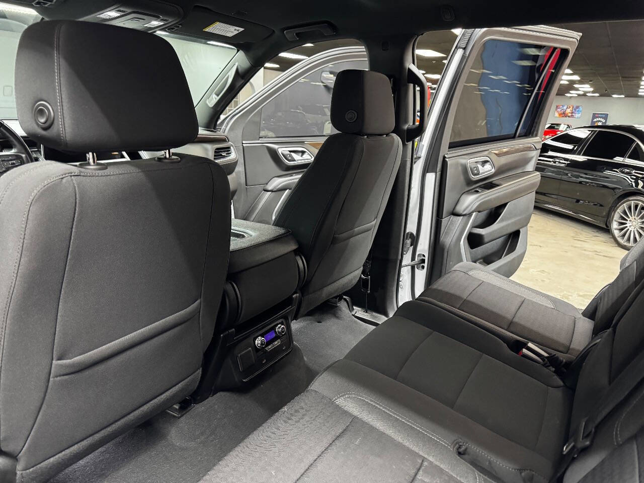 Used 2023 GMC Yukon XL SLE image 39