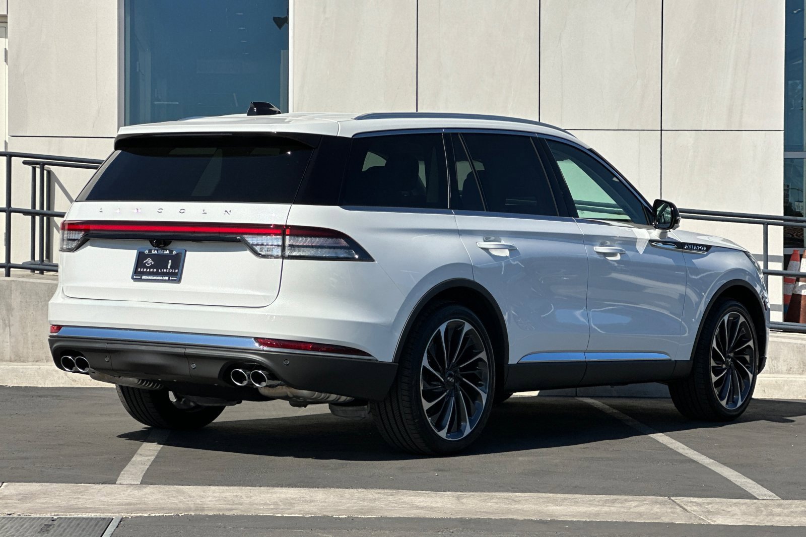 New 2025 Lincoln Aviator Reserve w/ Equipment Group 201A image 3