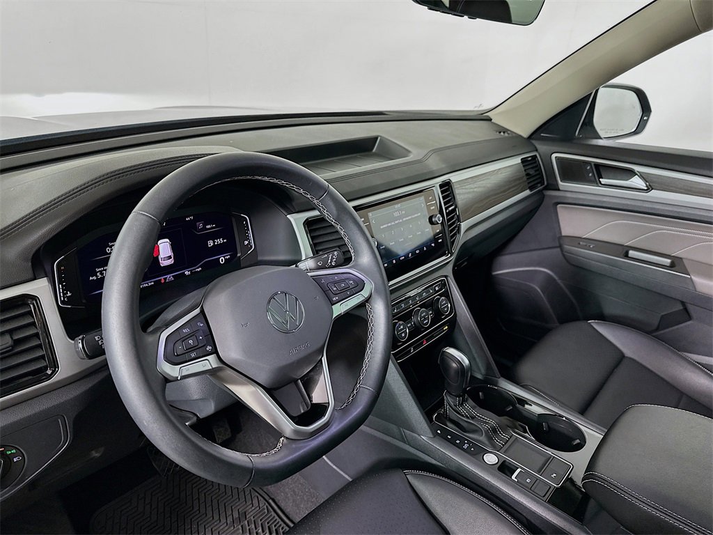 Used 2023 Volkswagen Atlas SE w/ Panoramic Sunroof Package image 10