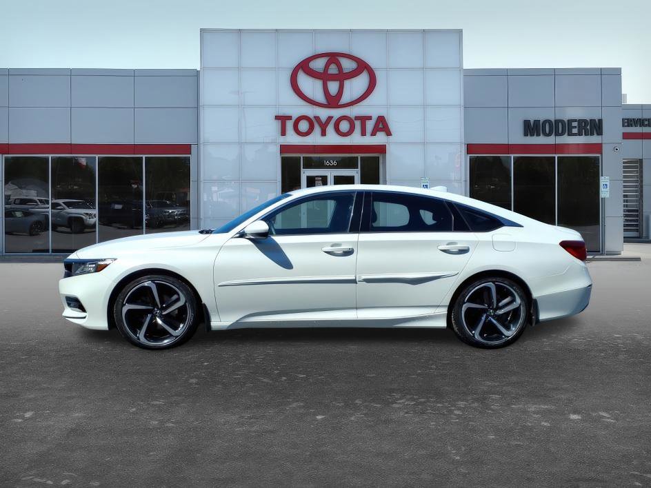 Used 2018 Honda Accord Sport image 3