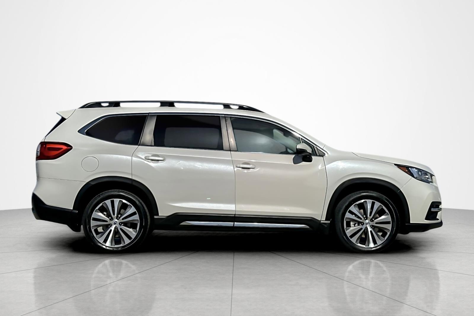 Used 2021 Subaru Ascent Limited w/ Technology Package AWD/4WD image 6