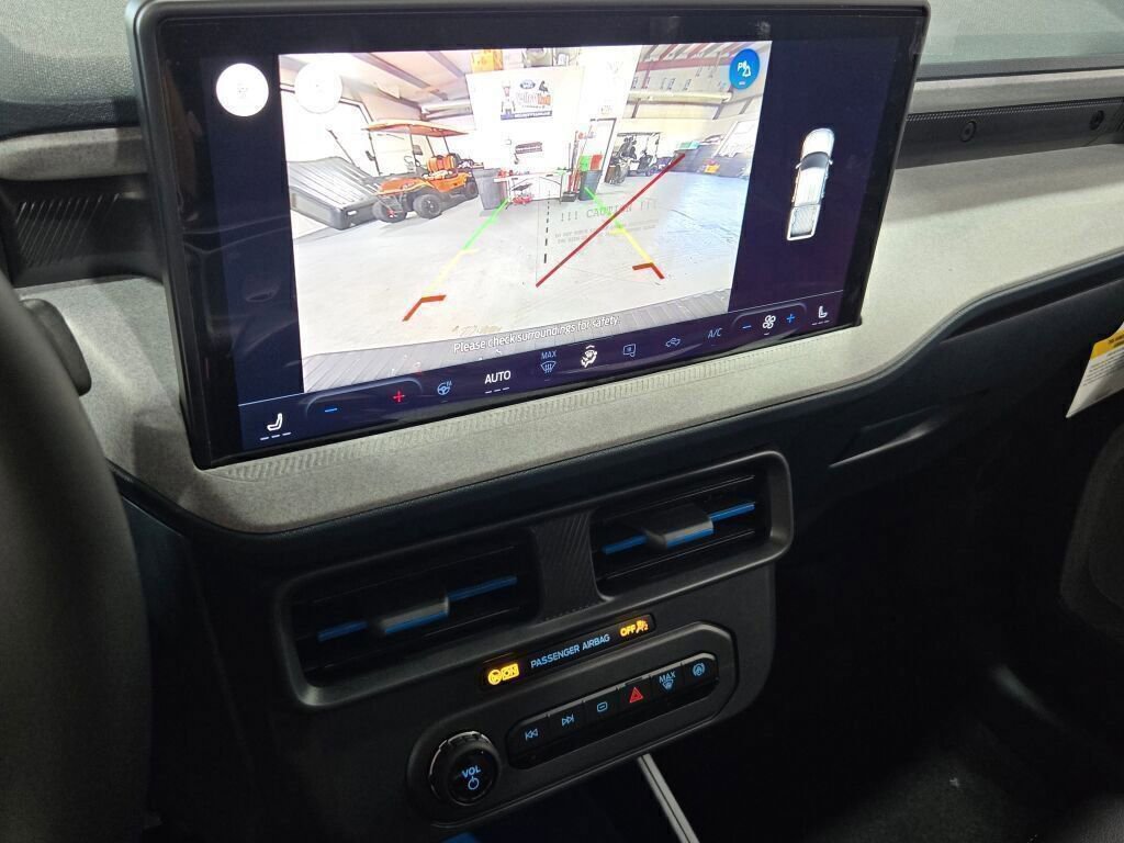 New 2025 Ford Maverick XLT w/ XLT Luxury Package image 27