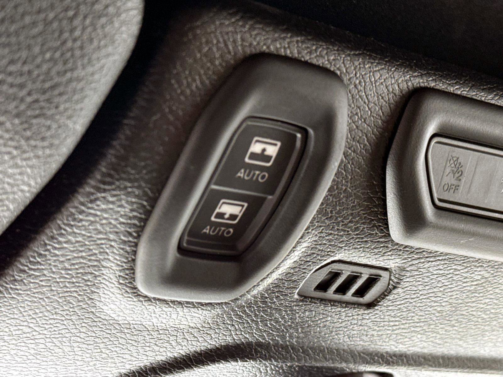 Used 2023 Jeep Wrangler Unlimited Sahara w/ Cold Weather Group image 14