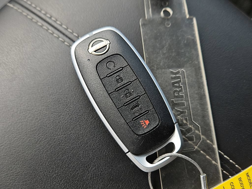 Used 2026 Nissan Pathfinder SV FWD image 25