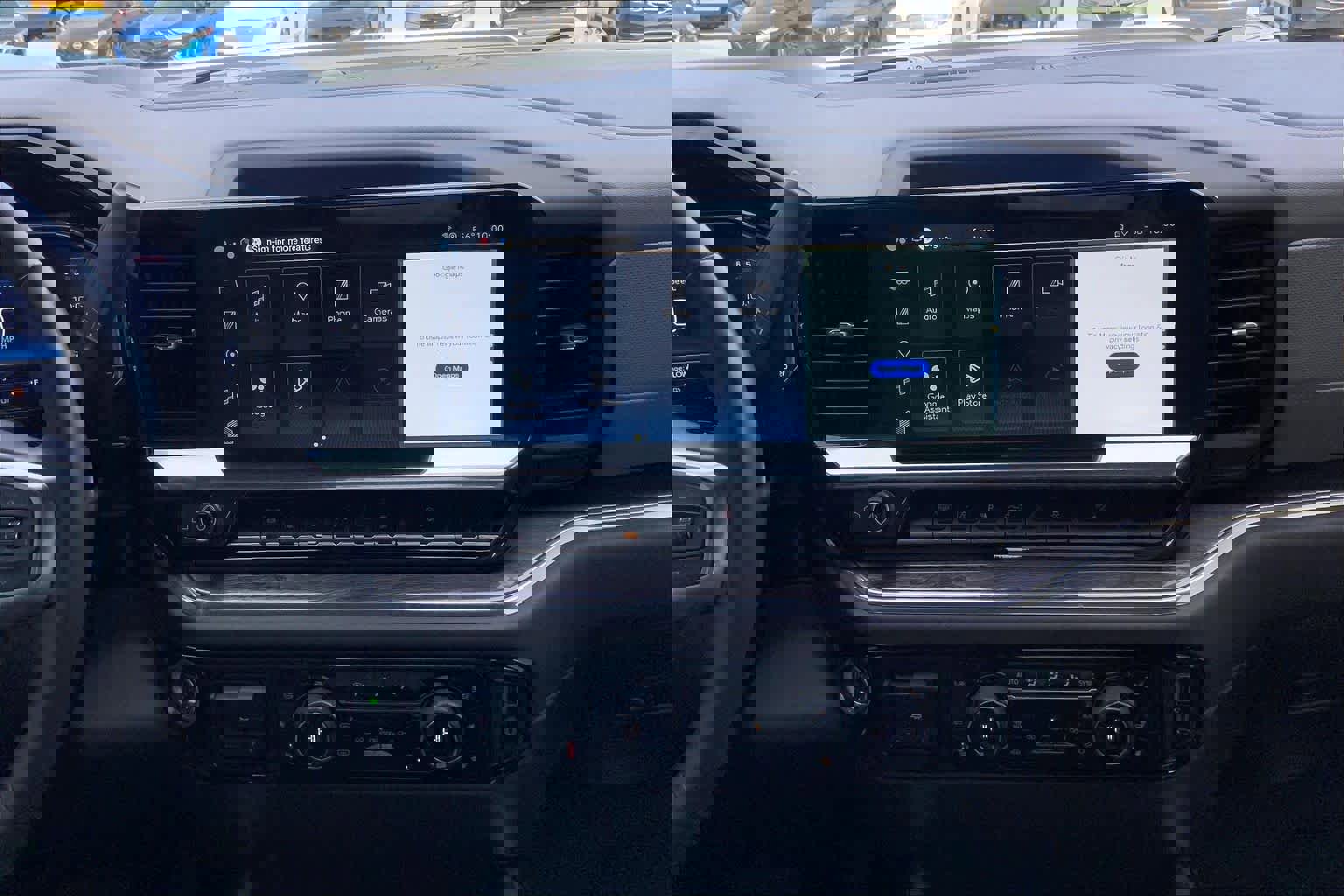 Used 2025 Chevrolet Silverado 2500 LTZ w/ LTZ Premium Package image 7