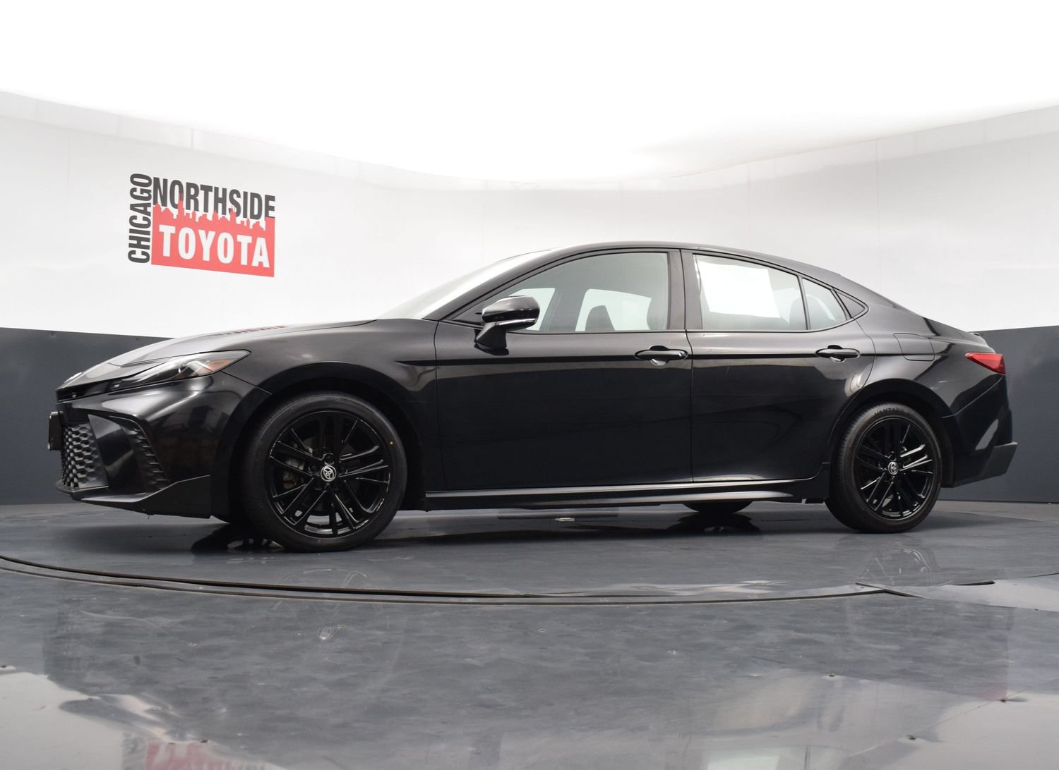 Used 2025 Toyota Camry SE FWD image 25