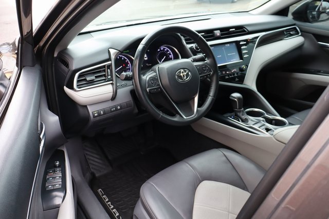 Used 2018 Toyota Camry XLE image 9