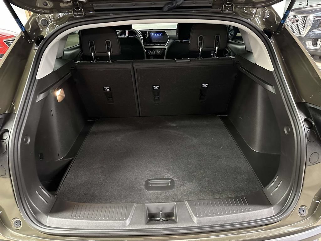 Certified 2024 Chevrolet Trax LS w/ LS Convenience Package FWD image 12