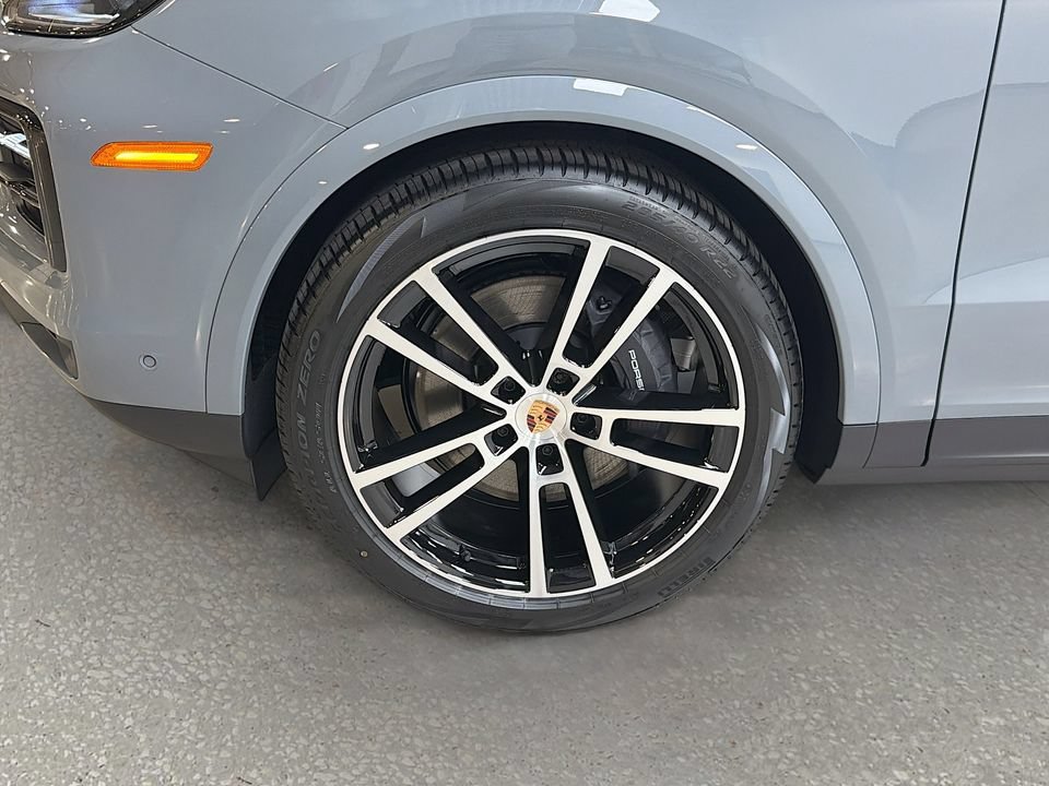 New 2026 Porsche Cayenne Coupe AWD/4WD image 33