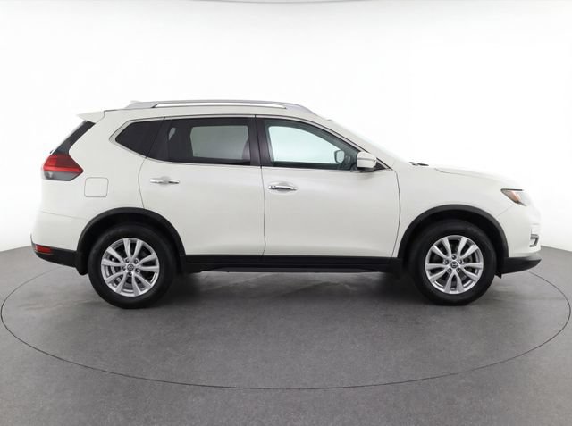Used 2018 Nissan Rogue SV w/ Premium Package FWD image 5