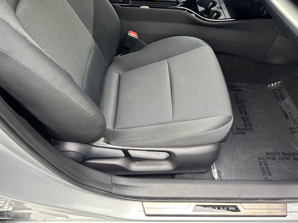 Used 2024 Toyota Prius LE image 44