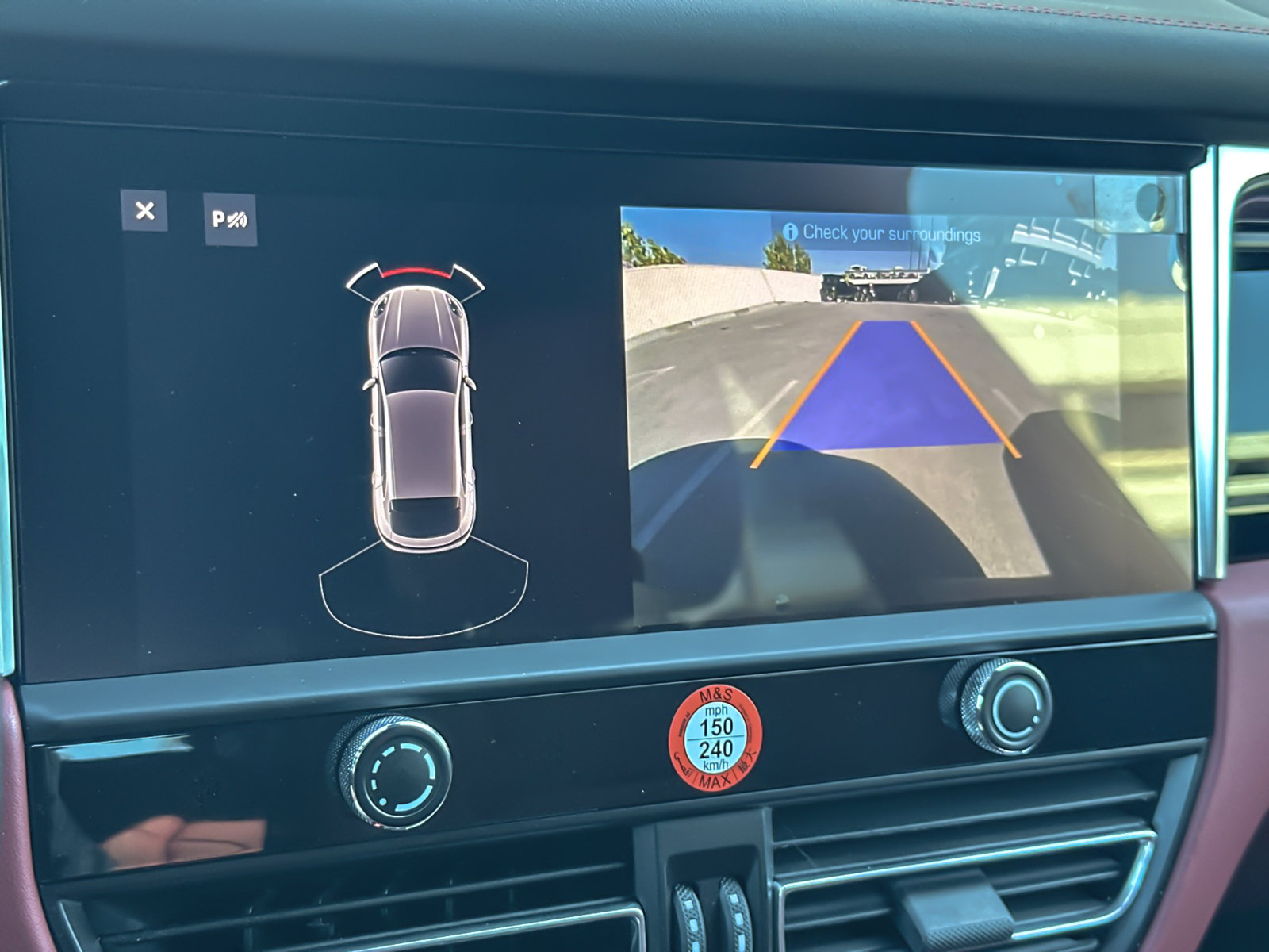 Certified 2023 Porsche Macan AWD/4WD image 19
