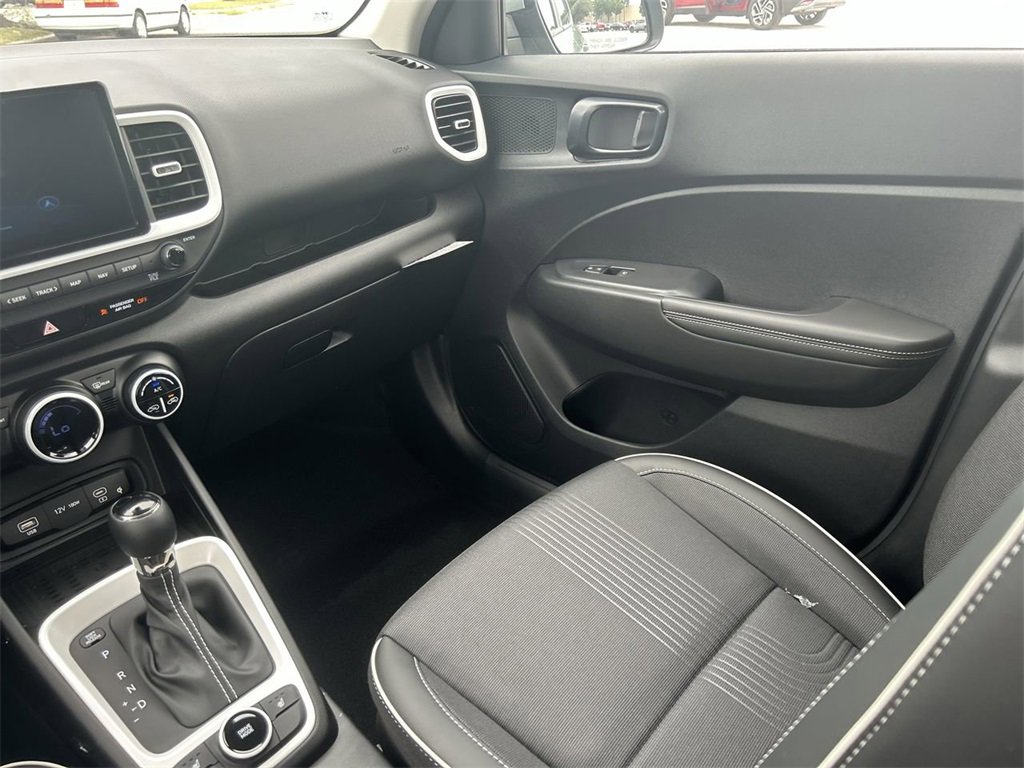 New 2025 Hyundai Venue Limited image 6