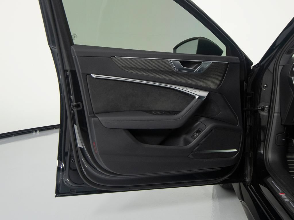 Used 2025 Audi RS 6 performance AWD/4WD image 10