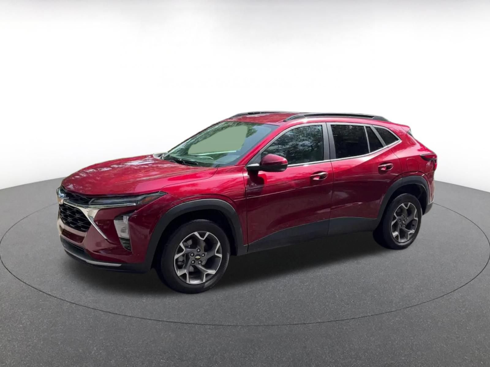 Used 2025 Chevrolet Trax LT FWD image 8