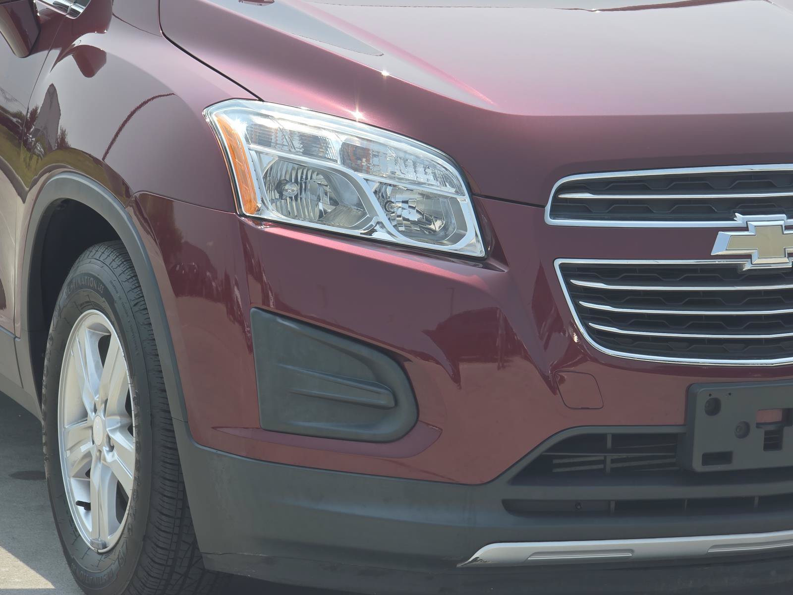 Used 2016 Chevrolet Trax LT w/ LT Sun and Sound Package FWD image 7