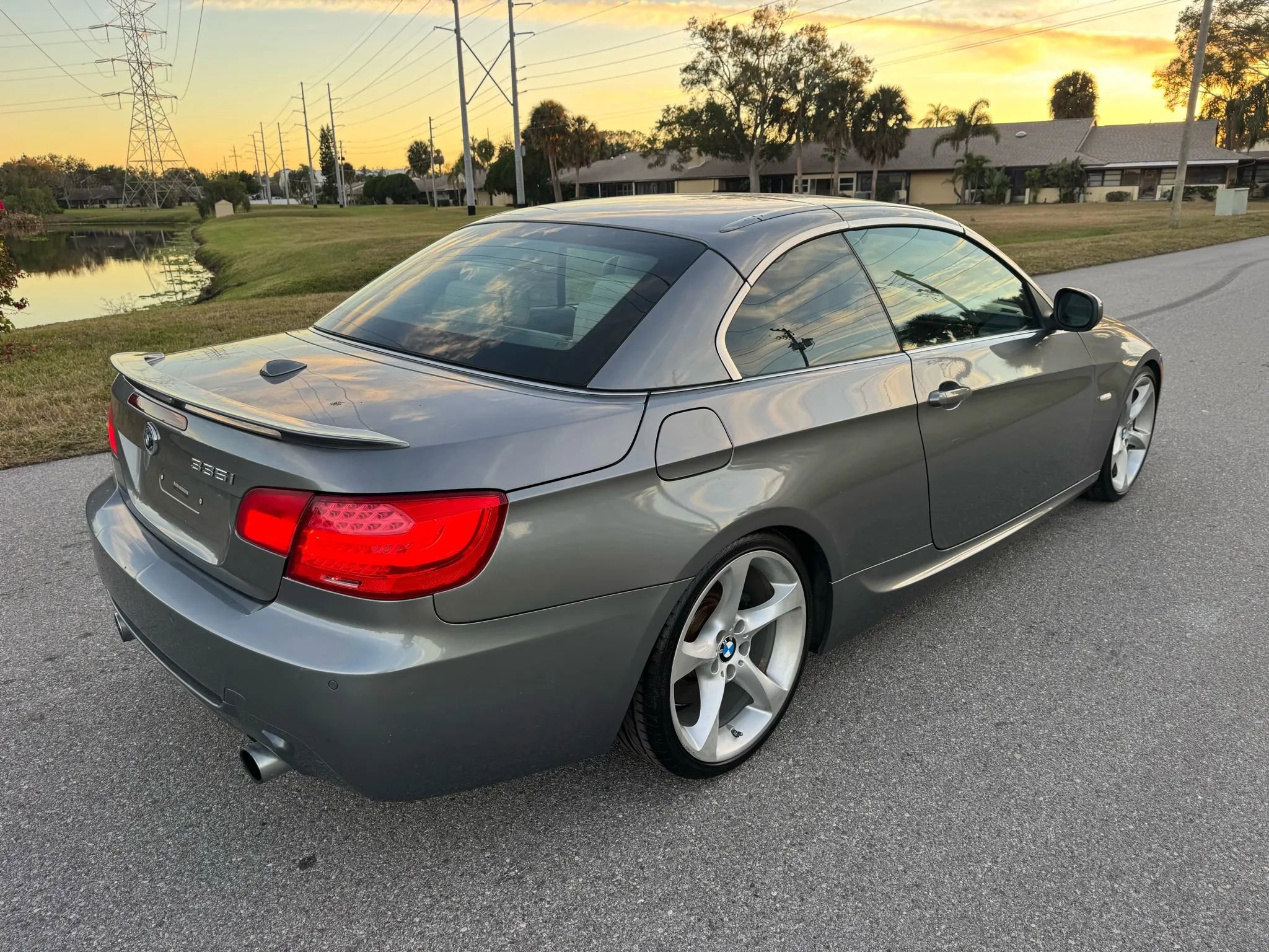 Used 2011 BMW 335i Convertible image 13
