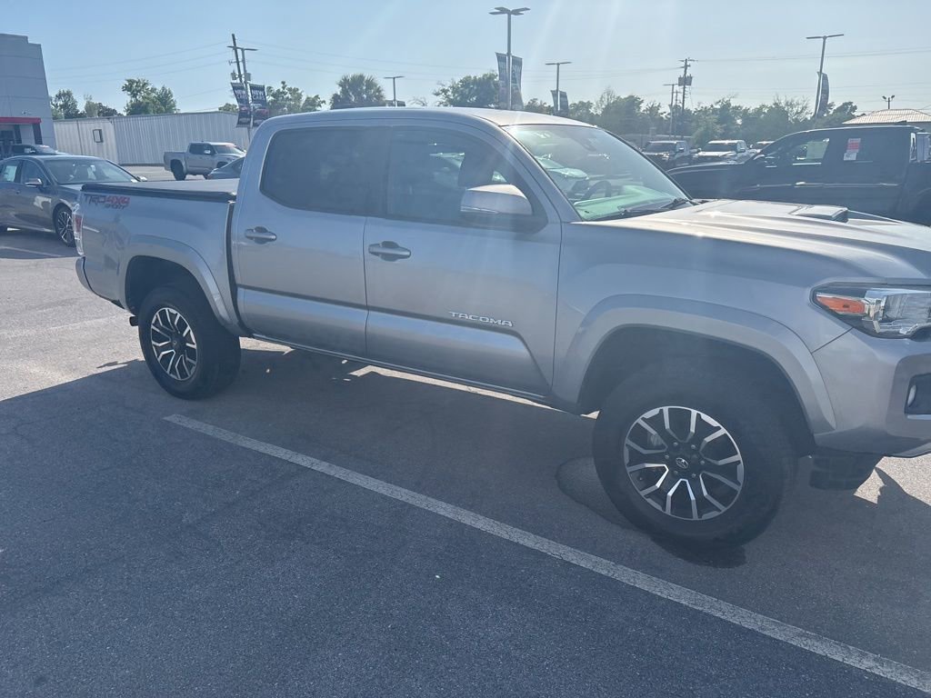 Used 2021 Toyota Tacoma TRD Sport w/ Technology Package image 11