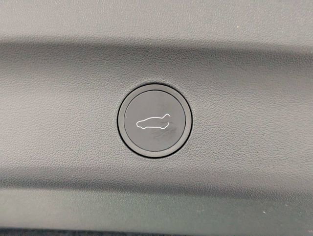 Used 2024 Tesla Model Y Performance image 27