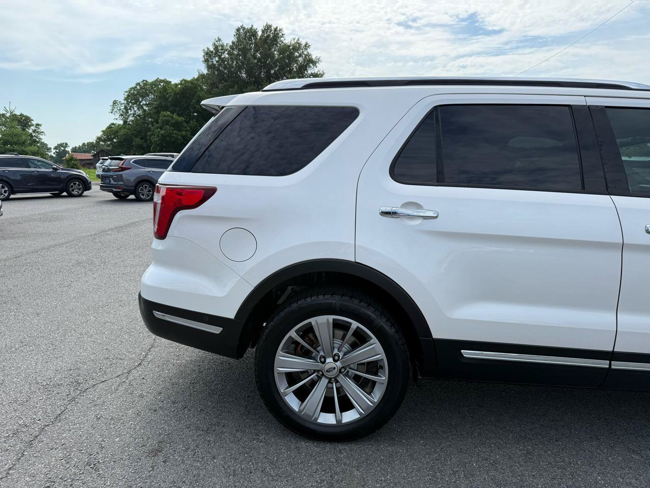Used 2018 Ford Explorer Limited w/ Equipment Group 301A AWD/4WD image 42