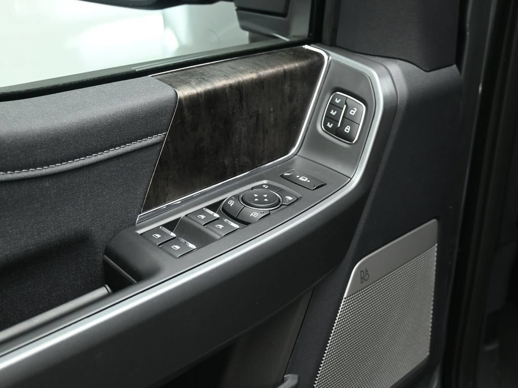 New 2026 Ford F250 Lariat w/ Black Appearance Package AWD/4WD image 9