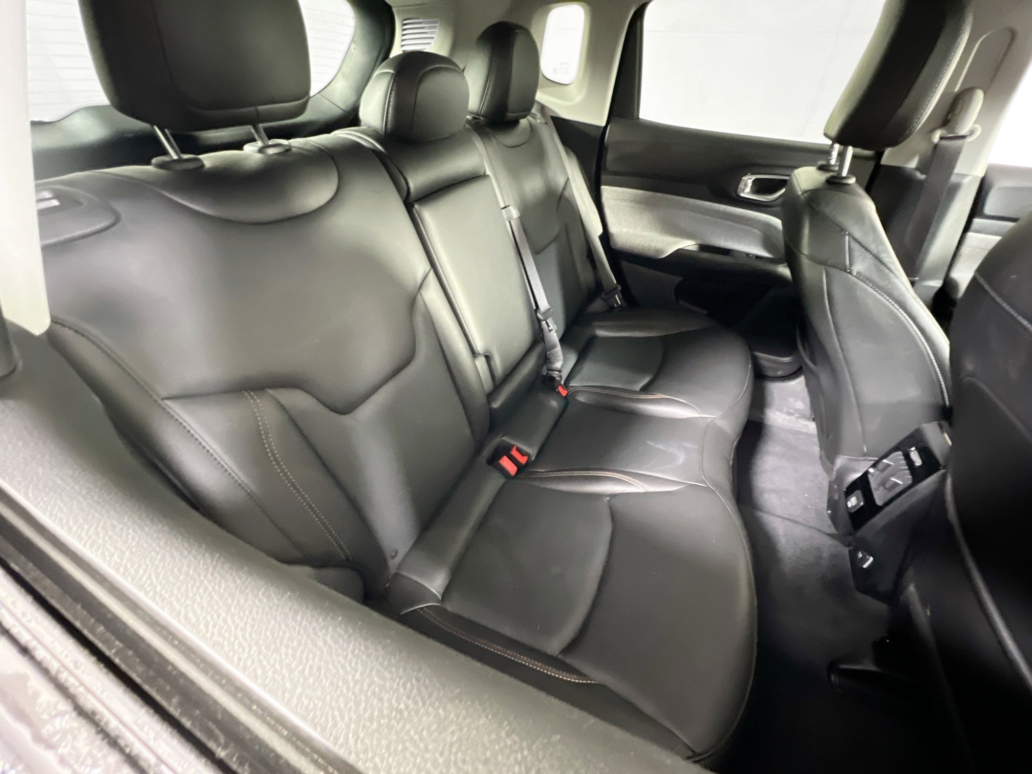 Used 2022 Jeep Compass Latitude image 24
