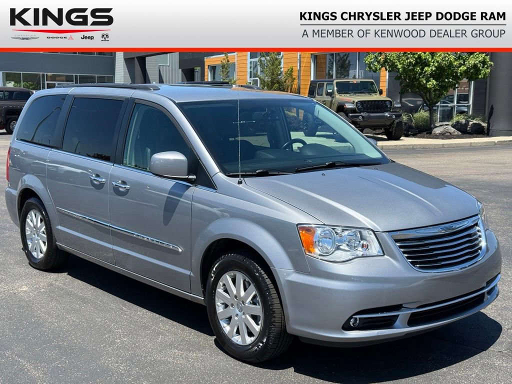 Used 2015 Chrysler Town & Country Touring w/ Driver Convenience Group
