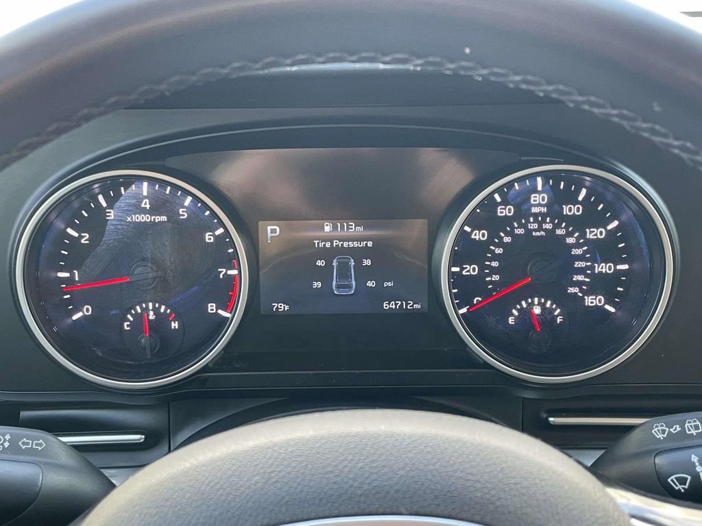 Used 2022 Kia Carnival LX image 19