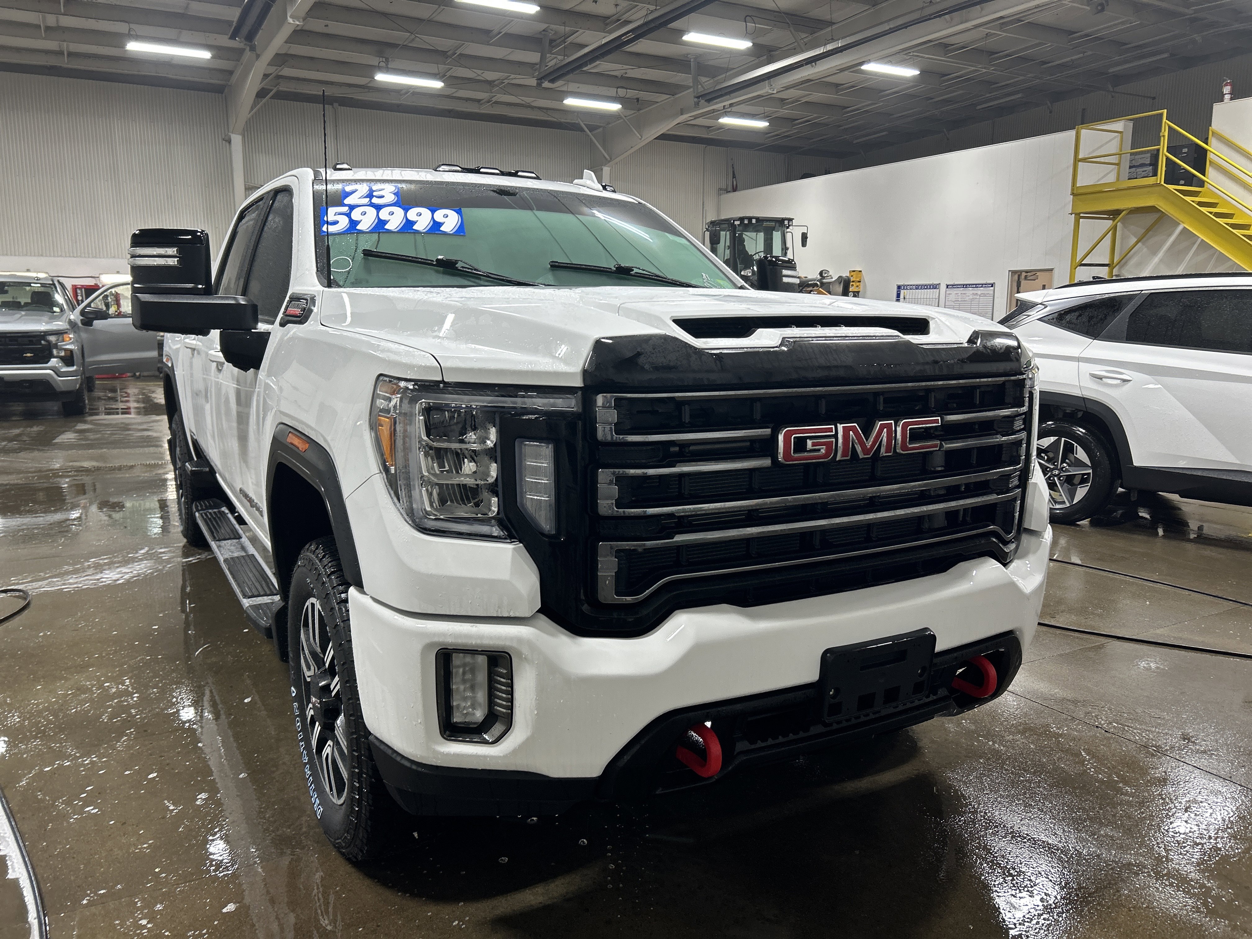 Used 2023 GMC Sierra 2500 AT4 w/ Gooseneck/5TH Wheel Package image 2