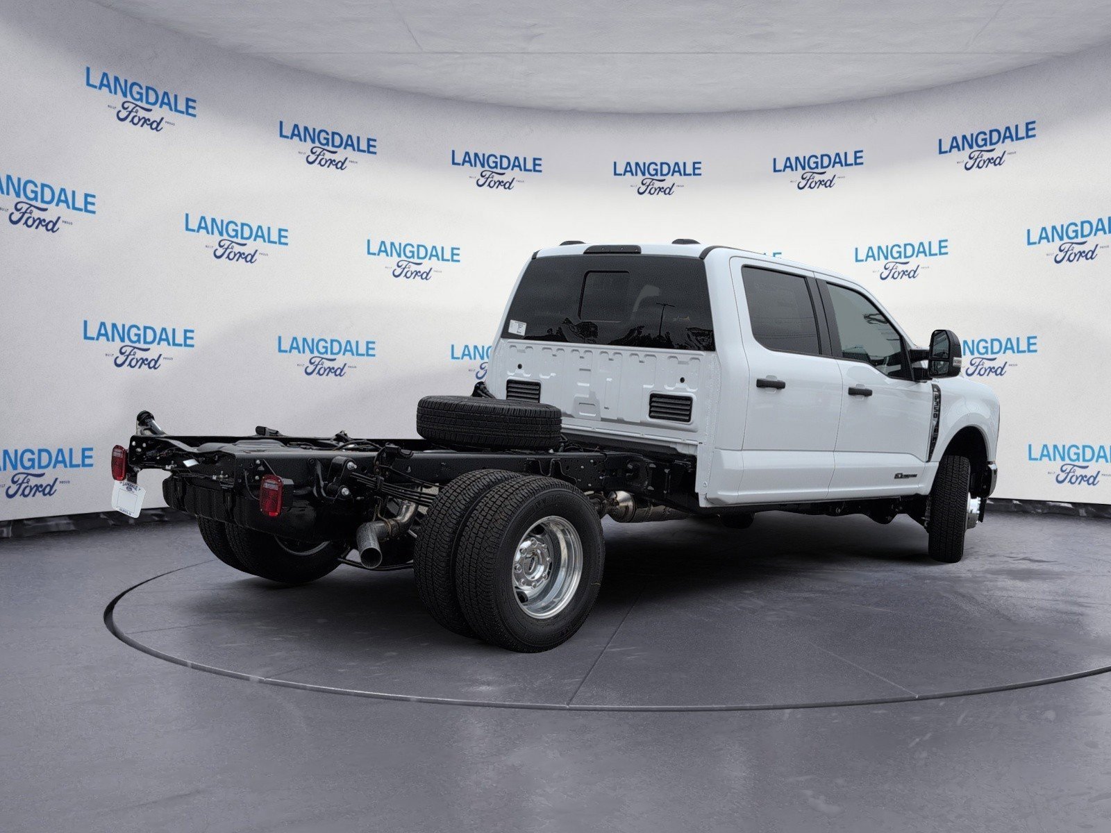 New 2026 Ford F350 XL w/ XL Chrome Package image 4