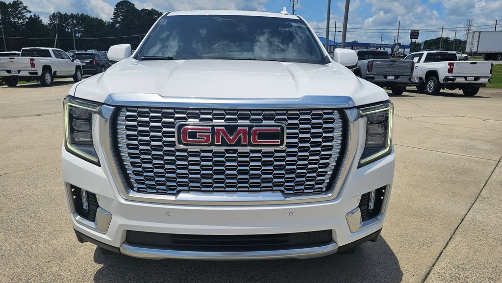 Used 2023 GMC Yukon Denali RWD image 2