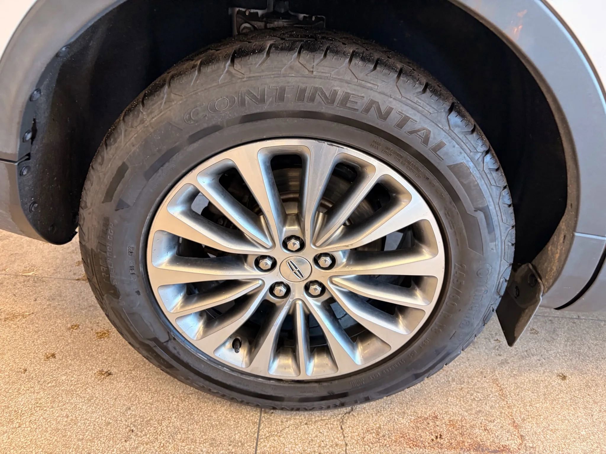 Used 2017 Lincoln MKX Select w/ Select Plus Package image 81