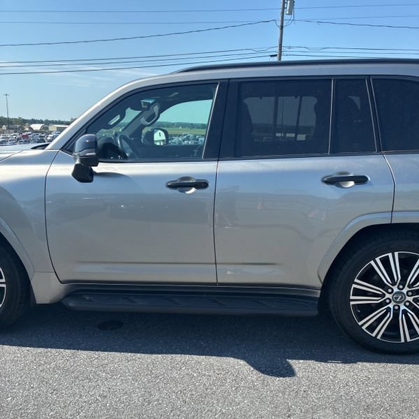 Used 2023 Lexus LX 600 4WD w/ Appearance Package image 4