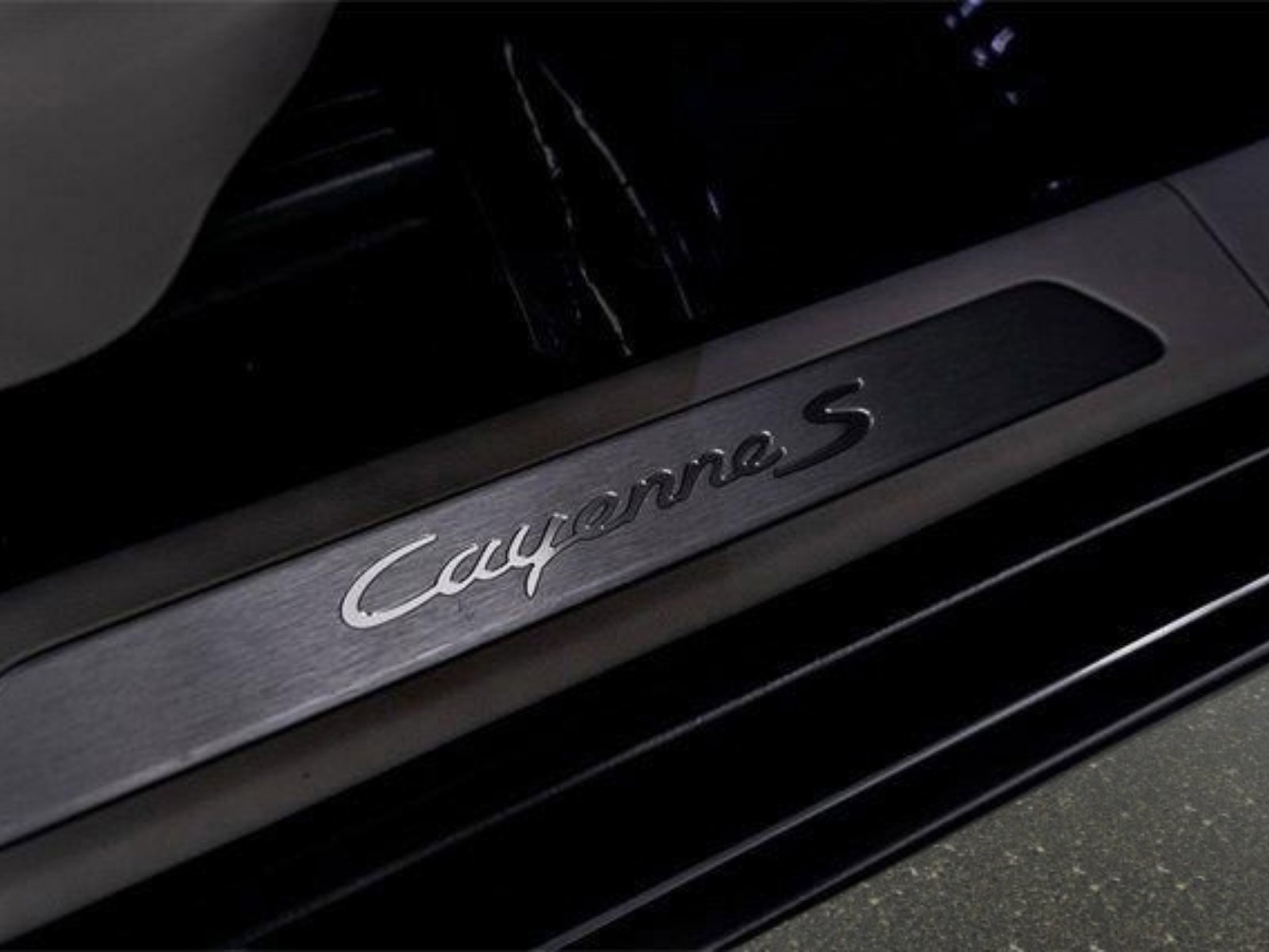 Used 2022 Porsche Cayenne S image 32