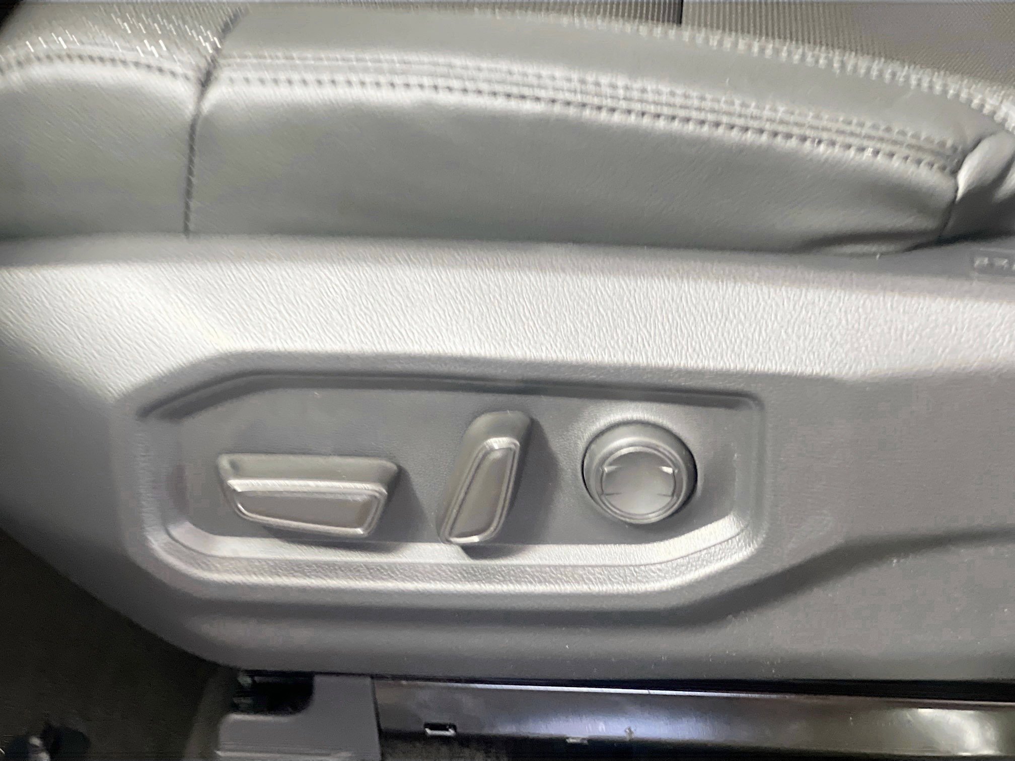 Used 2025 Toyota Tundra SR5 w/ SR5 Premium Package image 15