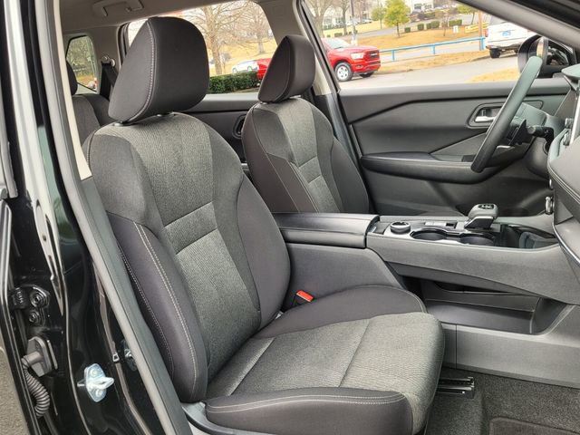 Used 2024 Nissan Rogue SV image 19