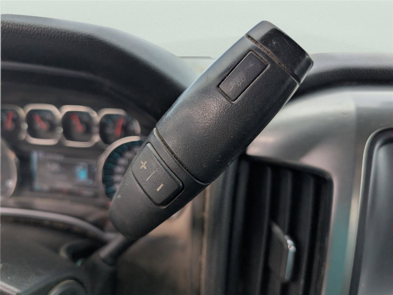 Used 2018 Chevrolet Silverado 1500 LT image 19