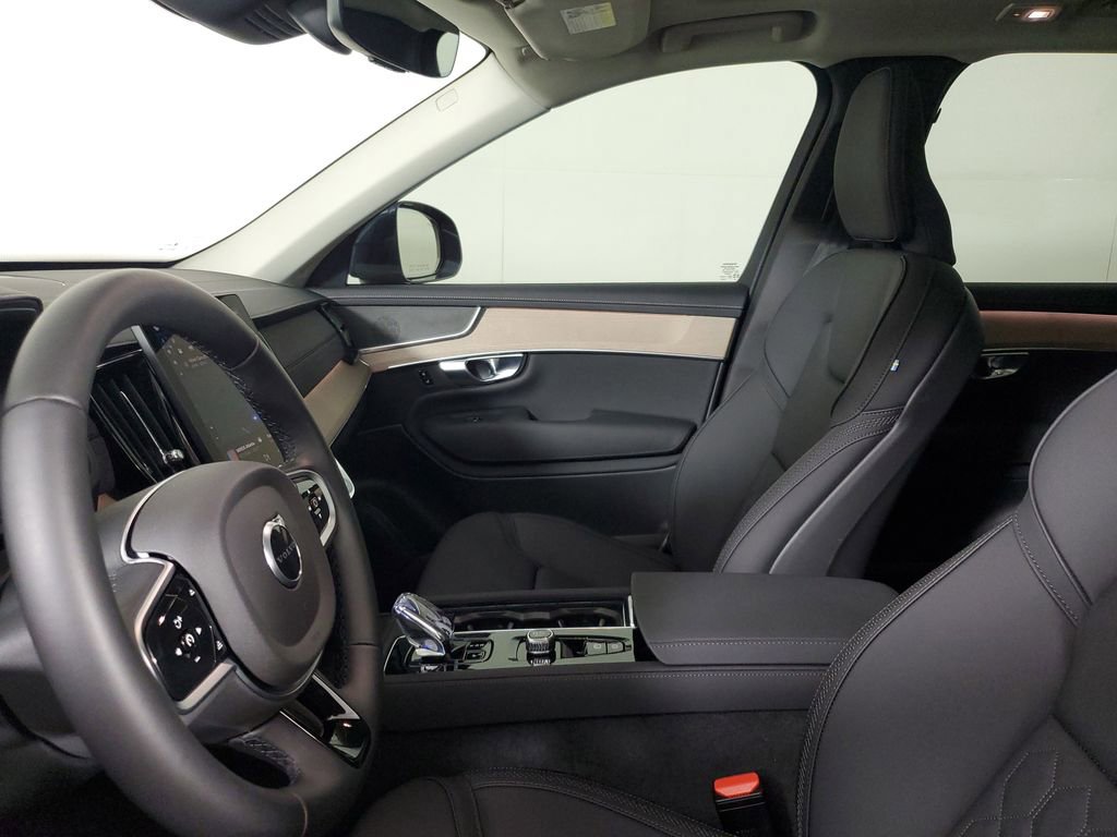 Certified 2025 Volvo XC90 B6 Core w/ Climate Package image 25