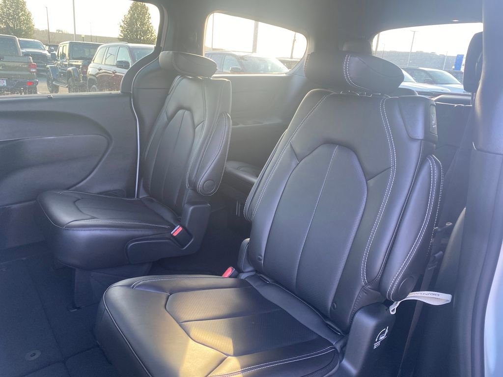 New 2026 Chrysler Voyager LX image 21