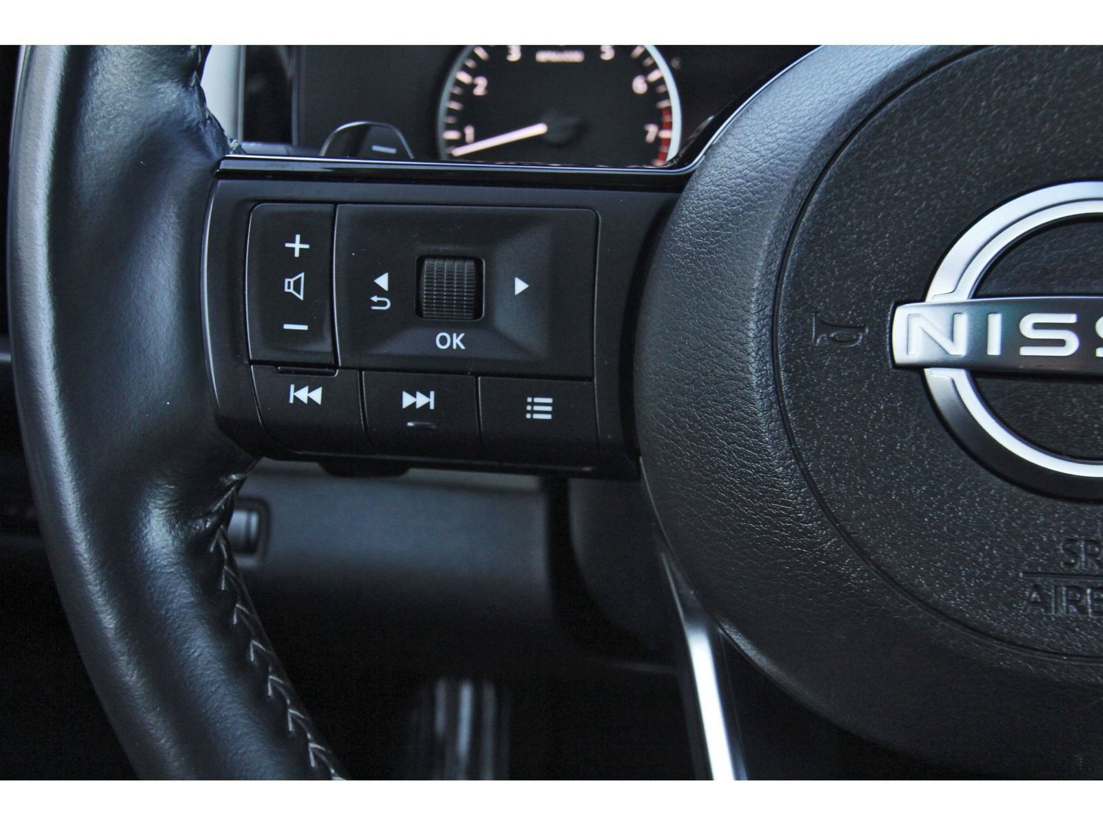 Used 2025 Nissan Pathfinder SL image 19