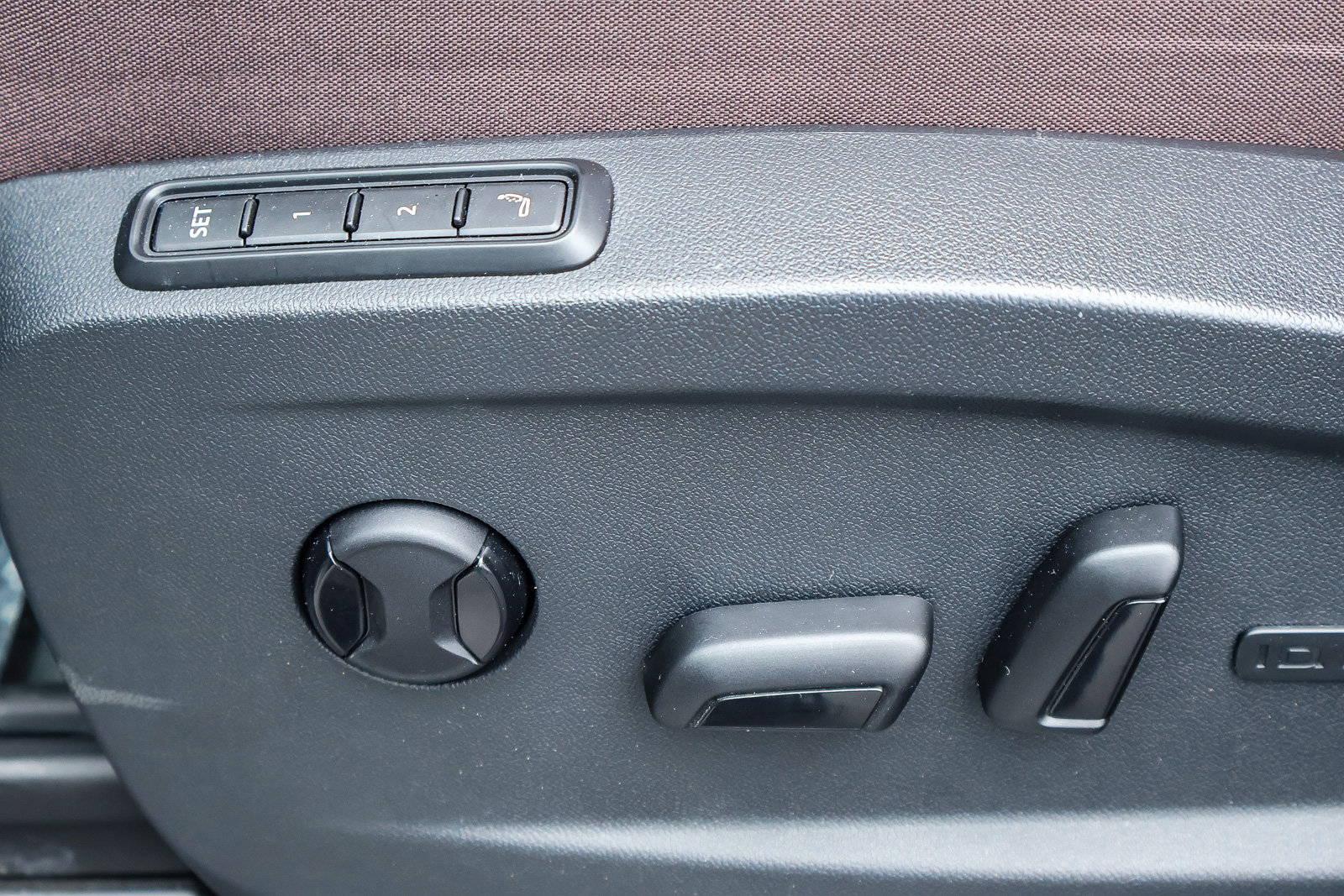 Used 2025 Volkswagen ID. Buzz Pro S RWD image 12