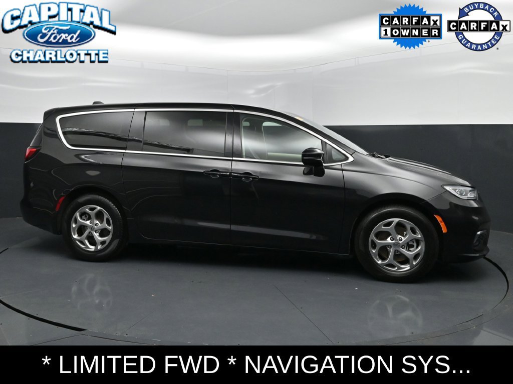 Used 2024 Chrysler Pacifica Limited FWD image 28
