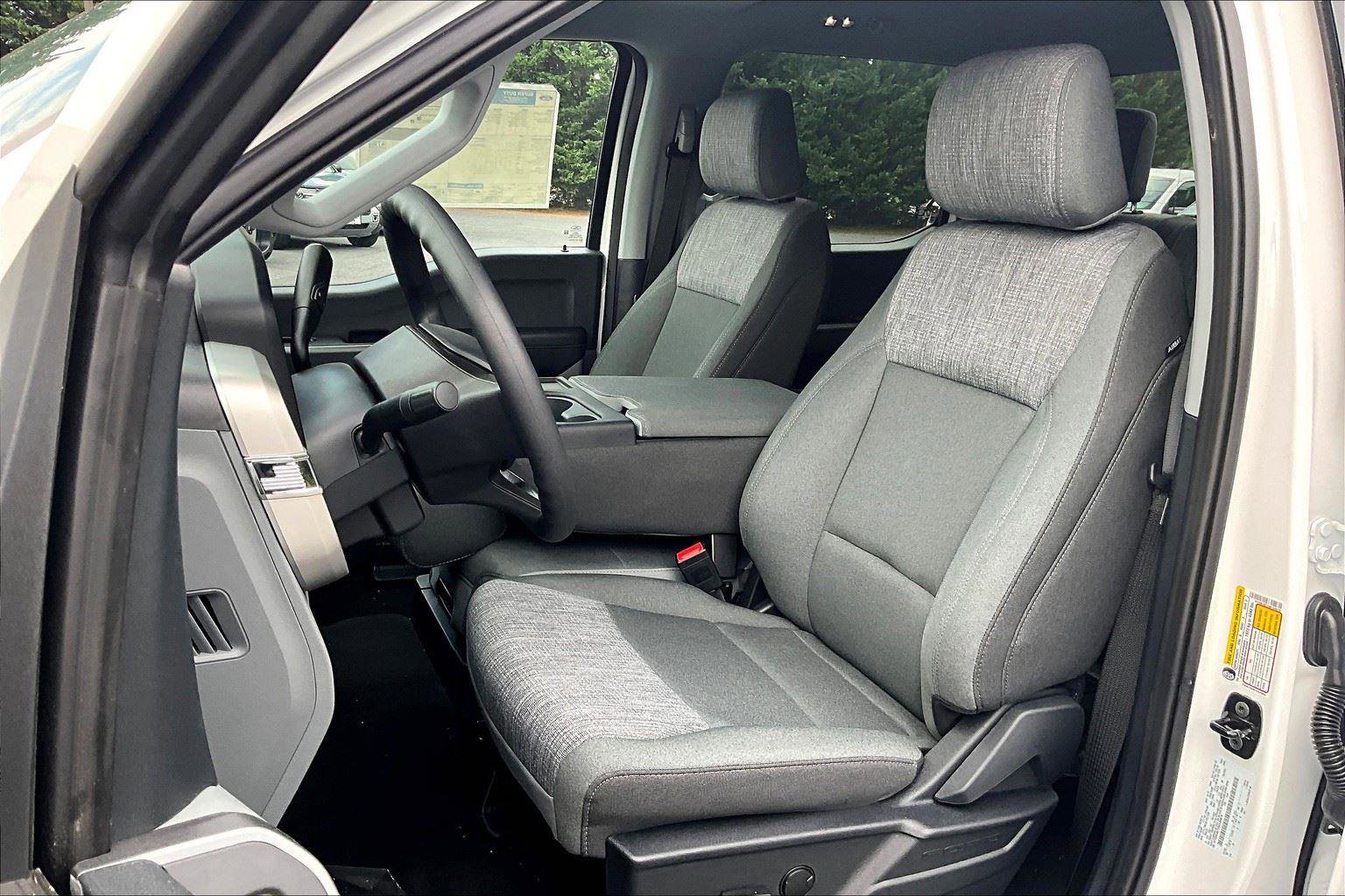 New 2025 Ford F350 XLT image 9