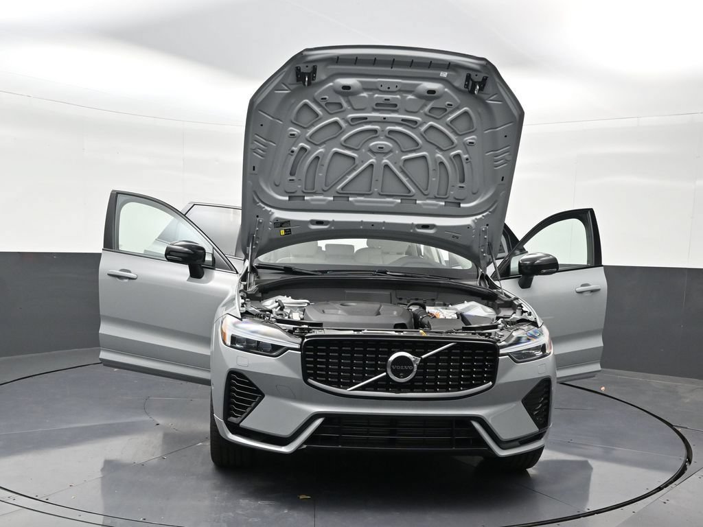 New 2025 Volvo XC60 T8 Plus w/ Protection Package Premier AWD/4WD image 34